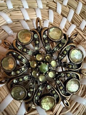 Signed Art Vintage Green Rhinestone Mandala Brooch Pendant Convertible
